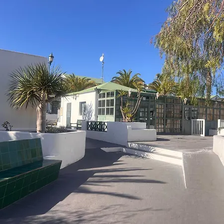 Duplex Jordi شقة *